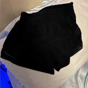 LuLulemon size 6 black hottie hot shorts, worn a few times, rlly good condition